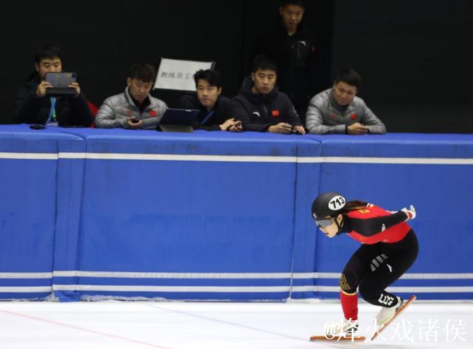 短道速滑队全力备战世巡赛及冬奥会 第二阶段选拔赛拉开帷幕 短道速滑队全力备战世巡赛及冬奥会 第二阶段选拔赛拉开帷幕
